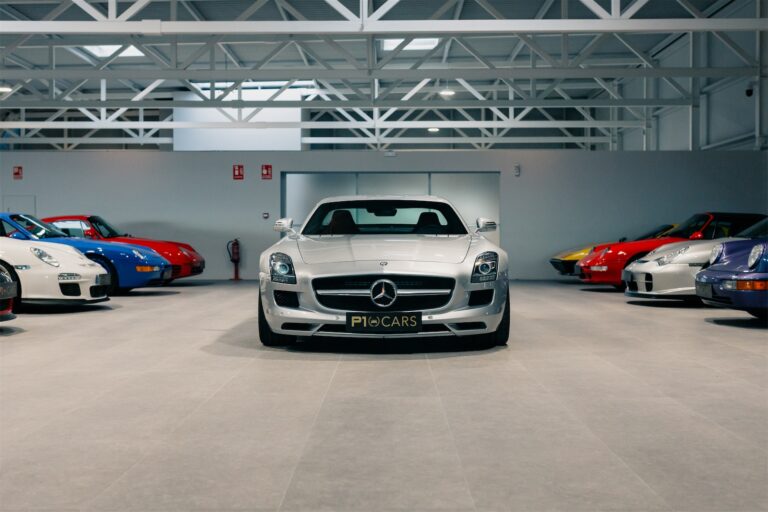 Mercedes-Benz SLS AMG